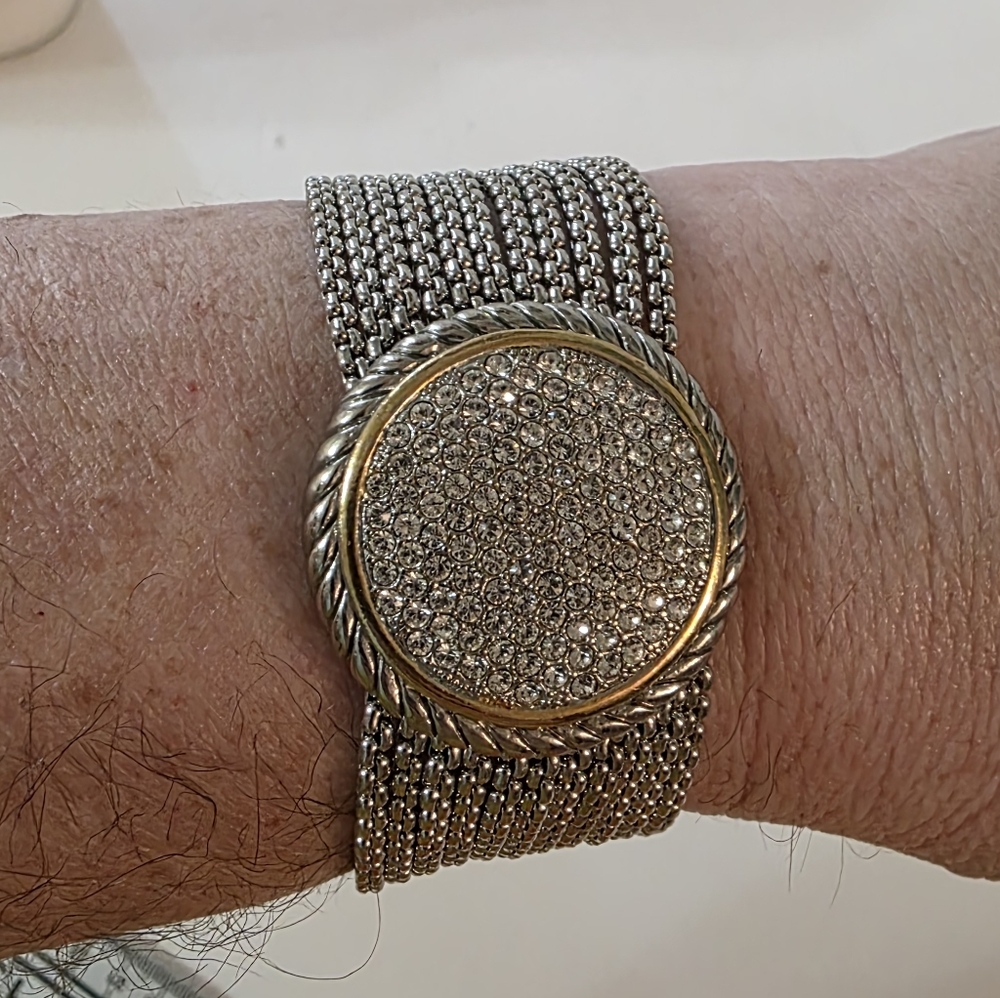 Uny Australia Chain Crystal Bracelet Magnet